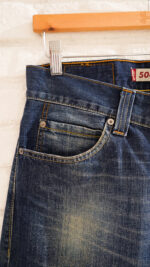 Levis 506 jeans